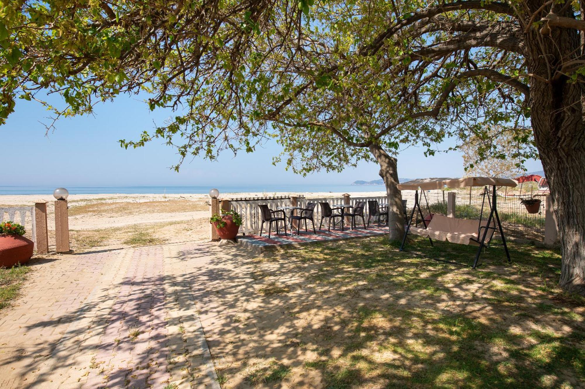 Opalium Beach Front Suites Потос Экстерьер фото