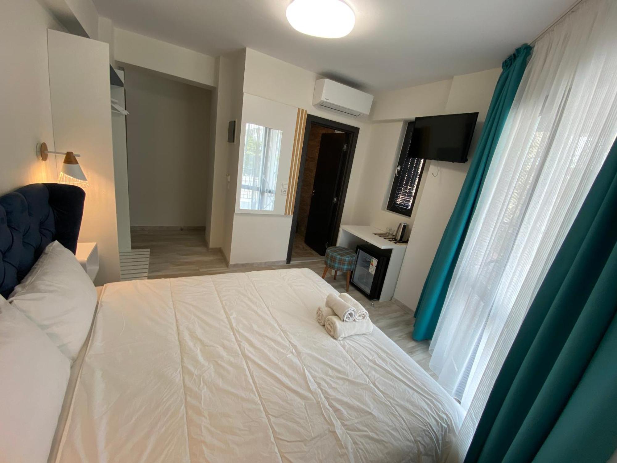 Opalium Beach Front Suites Потос Экстерьер фото